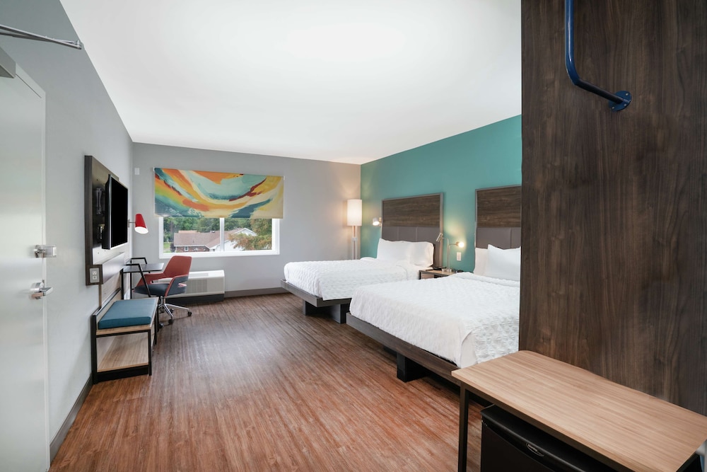 Room, 2 Queen Beds, Accessible (Roll-In Shower) - Photo 5