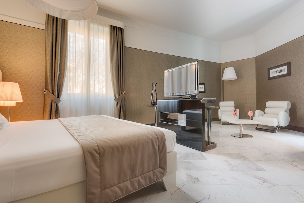 Deluxe Double Room photo 2