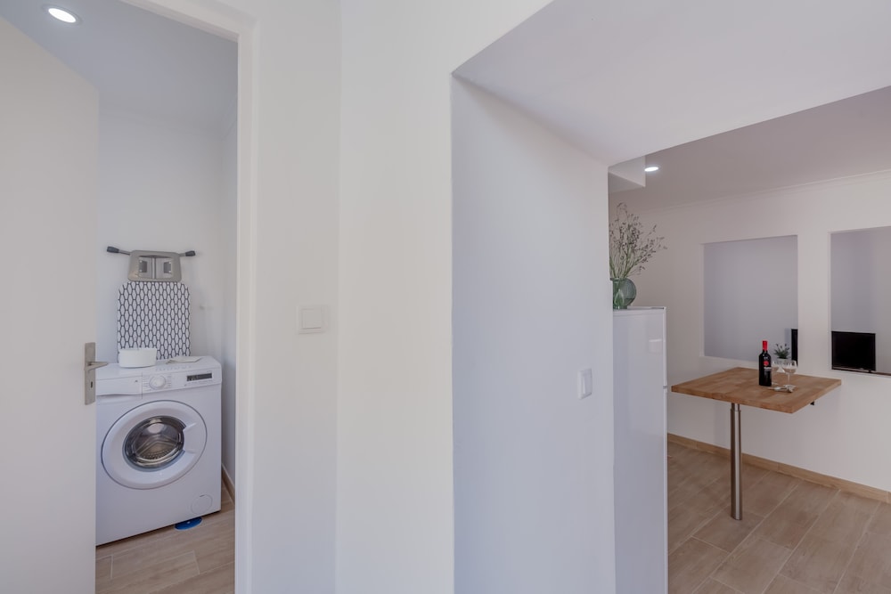 Apartment, 3 Bedrooms - Photo 36