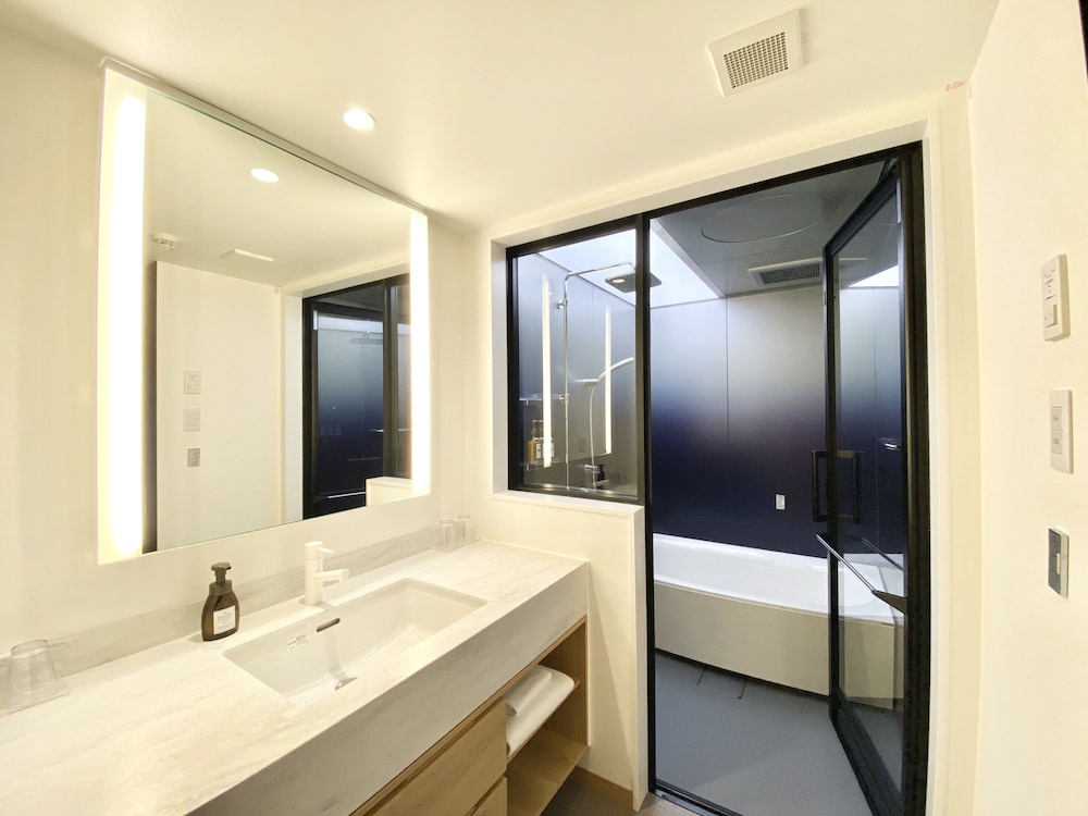 Premium Twin Room, Non Smoking - Photo 14
