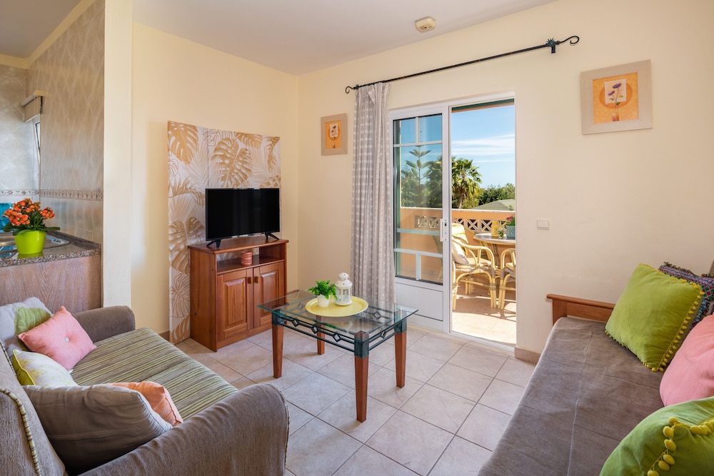 Comfort Apartment, 2 Bedrooms photo 2