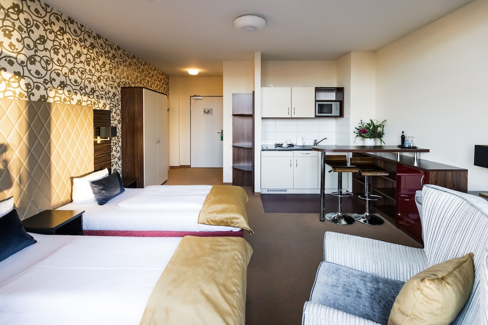 Standard Double or Twin Room - Photo 22