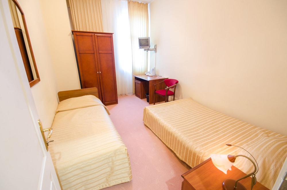 Classic Twin Room