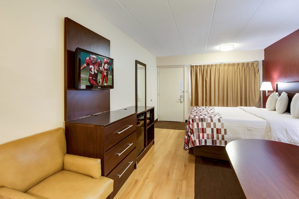 Superior Room, 1 King Bed, Non Smoking - Photo 6