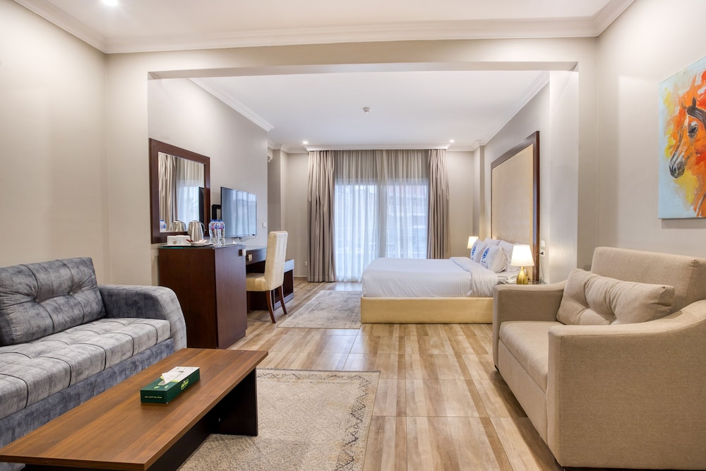 Family Studio Suite - Photo 6