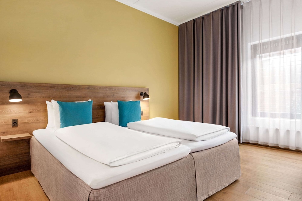 Standard Room, 2 Twin Beds, Non Smoking - Photo 1