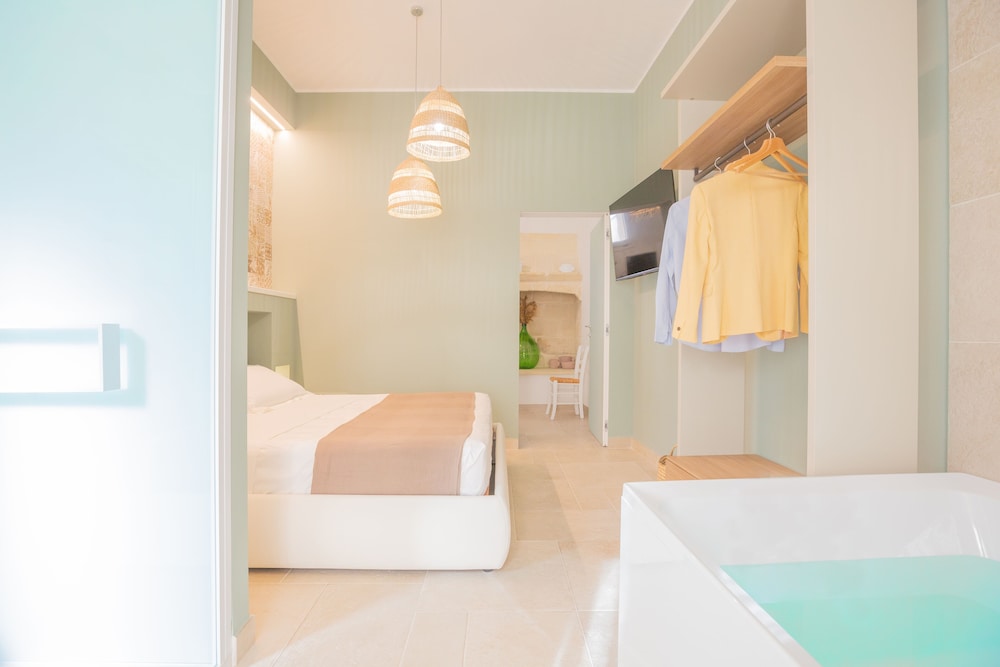 Luxury Studio Suite (2)