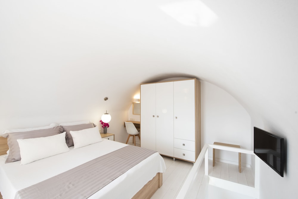 Deluxe Apartment, Partial Sea View