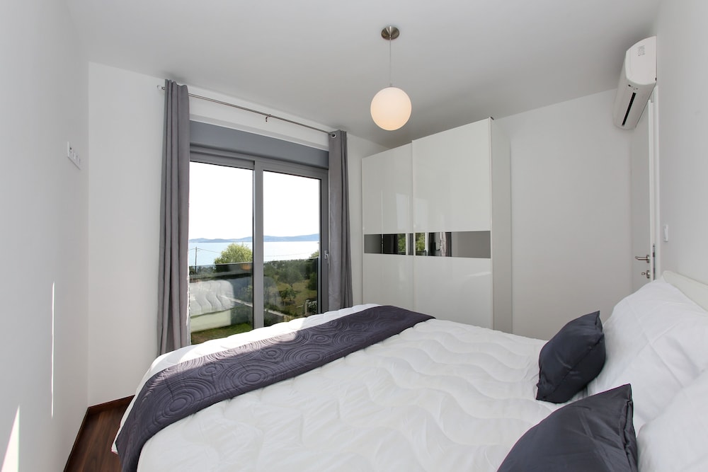 Deluxe Apartment, 2 Bedrooms, Terrace photo 2