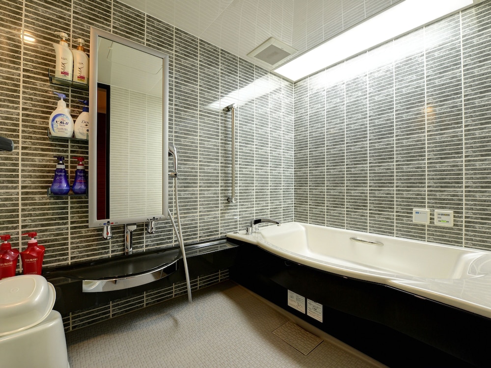 Deluxe Twin Room, 2 Twin Beds, Non Smoking, Private Bathroom photo 2