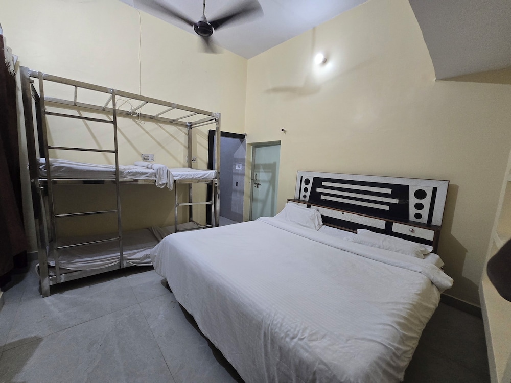 Economy Quadruple Room, Multiple Beds, Private Bathroom, Ground Floor