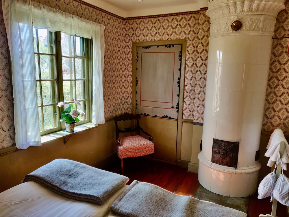 Romantic Room, Shared Bathroom photo 2