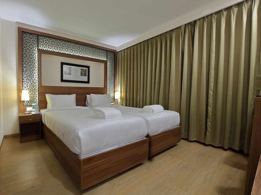 Executive Room - Photo 1