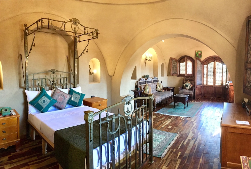Luxury Room (Jade)