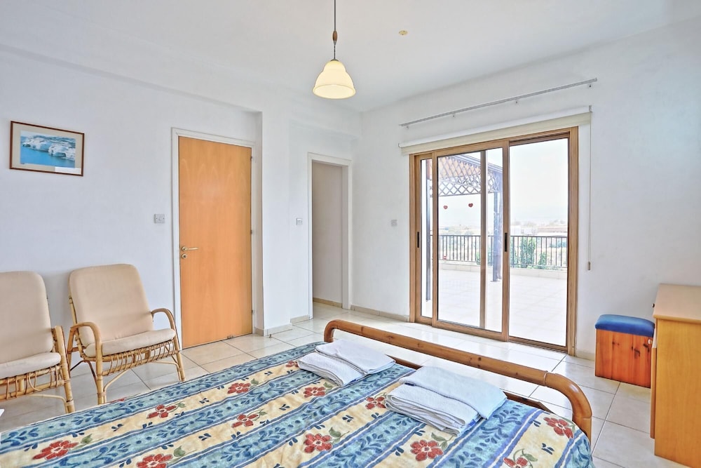 Villa photo 1