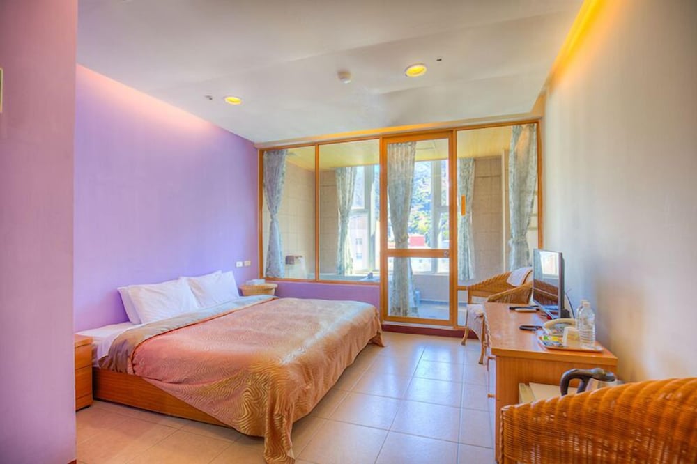 Double Room (SB)