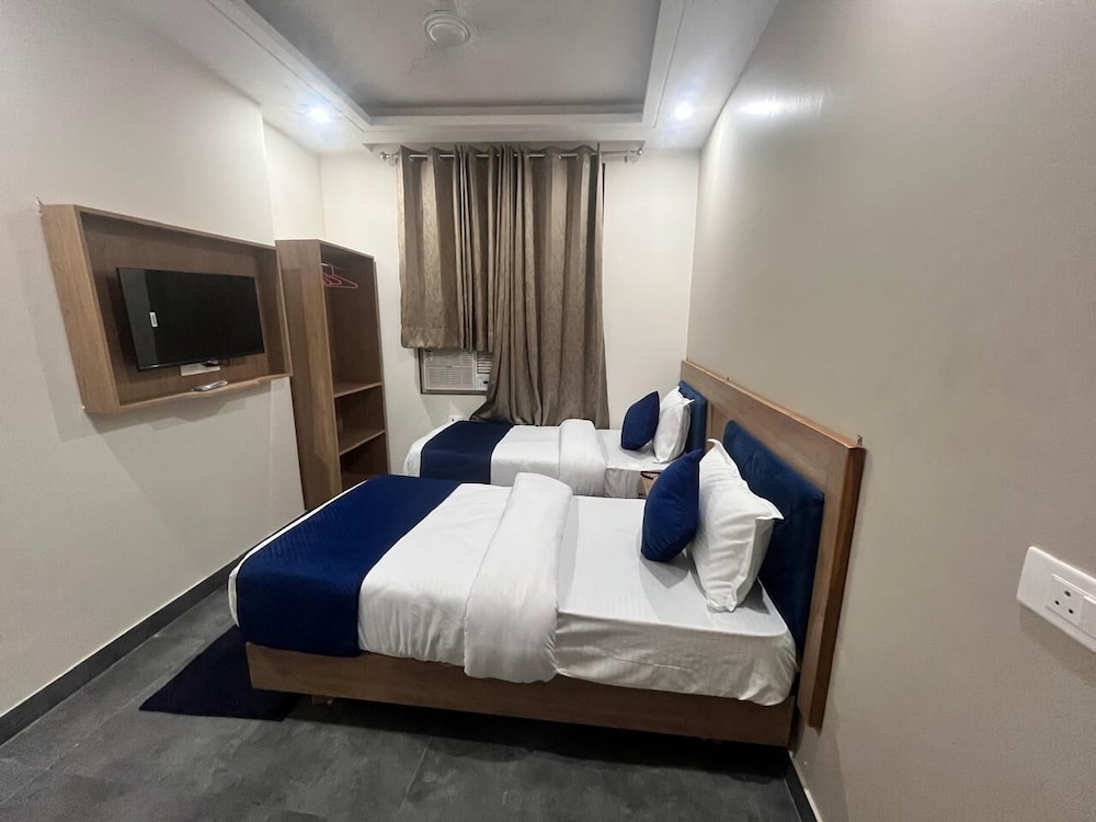 Deluxe Twin Room, 2 Twin Beds photo 3