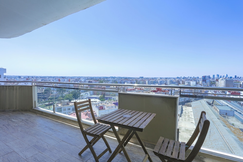 Deluxe Penthouse, 3 Bedrooms, Balcony, Tower