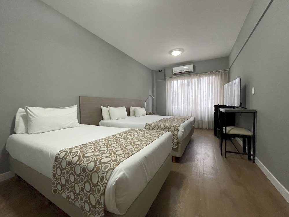 Economy Triple Room photo 3