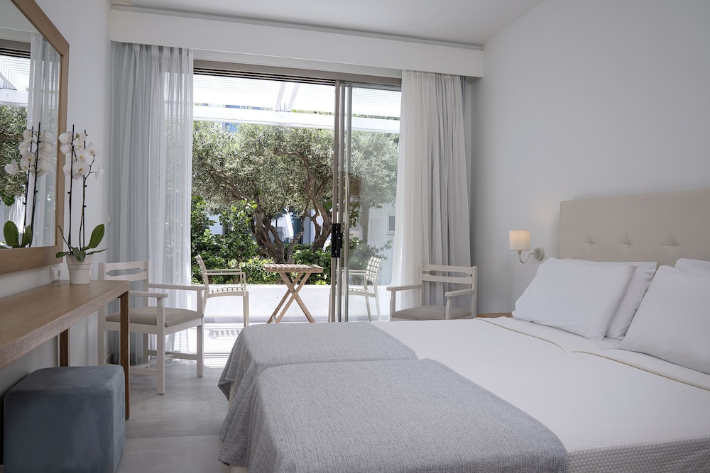 Double or Twin Room, Garden View - Photo 5
