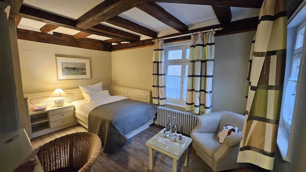 Comfort Single Room, City View