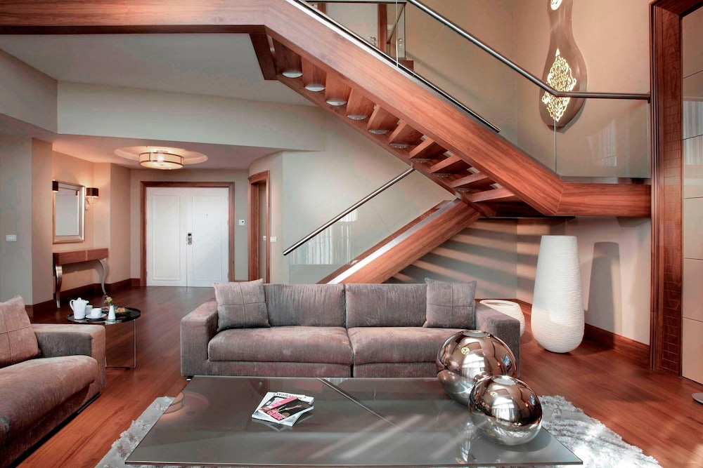 Presidential Suite, 1 King Bed thumbnail 5