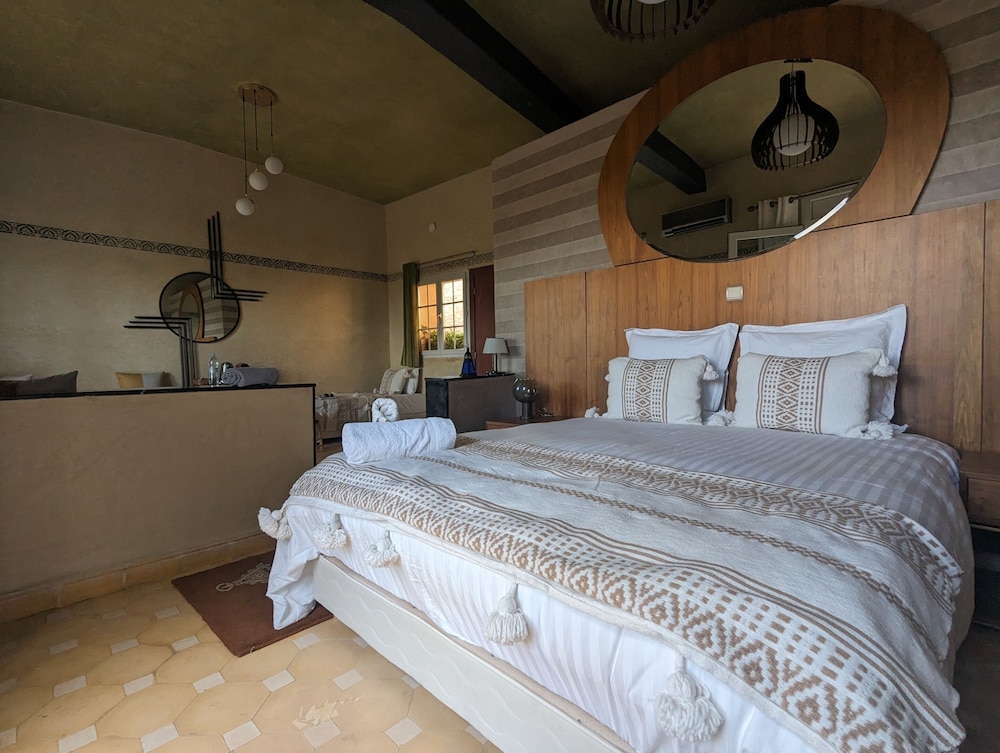 Family Suite, Private Bathroom, Garden View photo 2