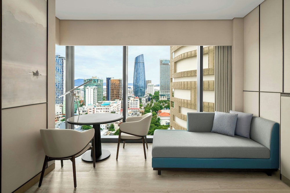 Executive Room, 1 King Bed, City View