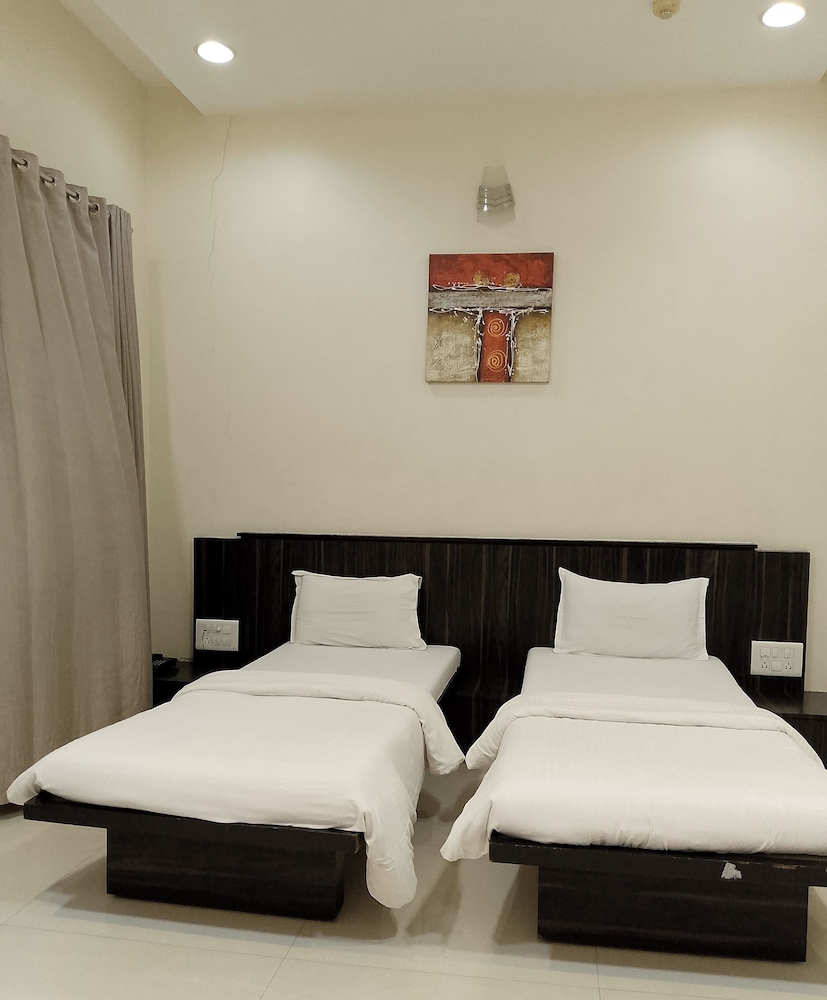 Deluxe Room - Photo 1