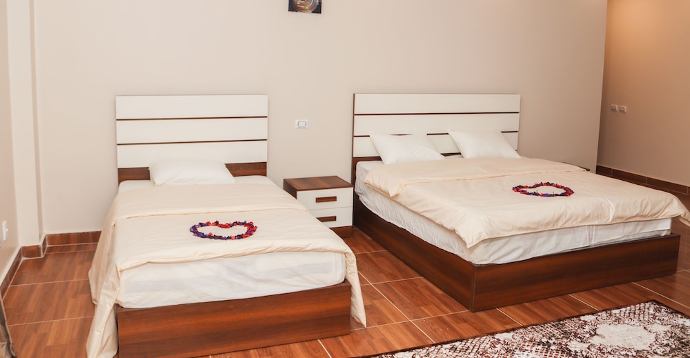 Luxury Suite, 1 Bedroom, Private Bathroom, Garden View photo 3