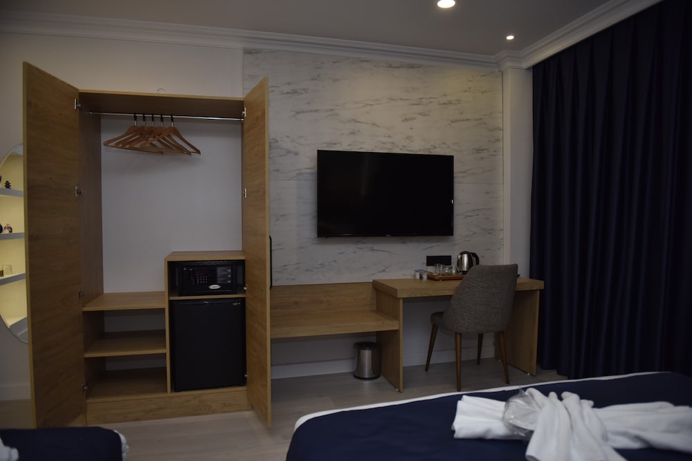 STANDARD TRIPLE ROOM - Photo 4