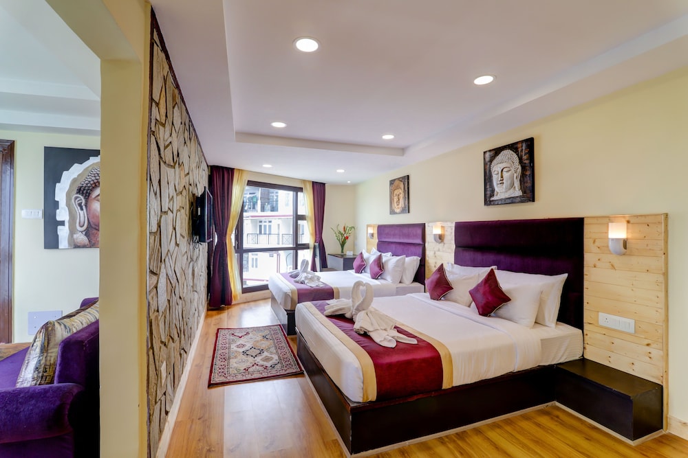 Premium Quadruple Room, Mountain View