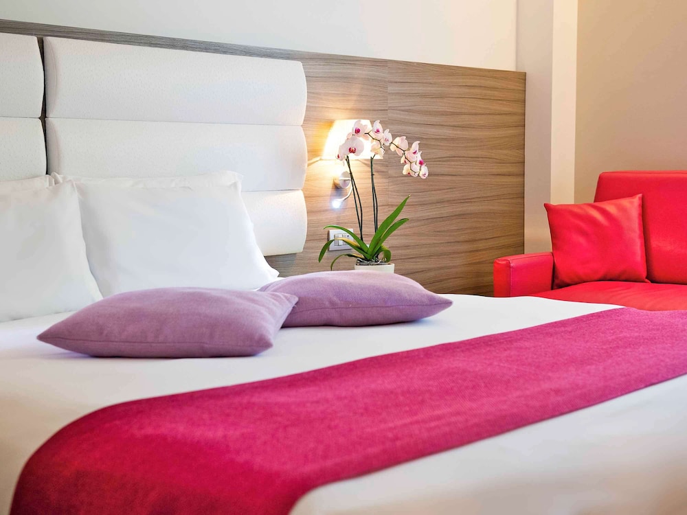 Standard Room, Multiple Beds (4 pax) - Photo 2