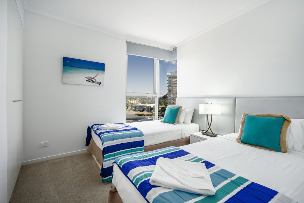 Apartment, 3 Bedrooms, Beach View - Photo 3