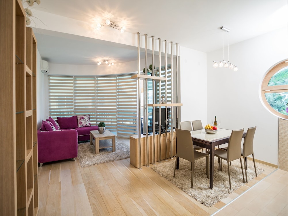 Deluxe Apartment, 2 Bedrooms, Sea View photo 2