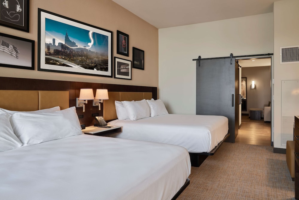 Suite, 2 Queen Beds - Photo 4