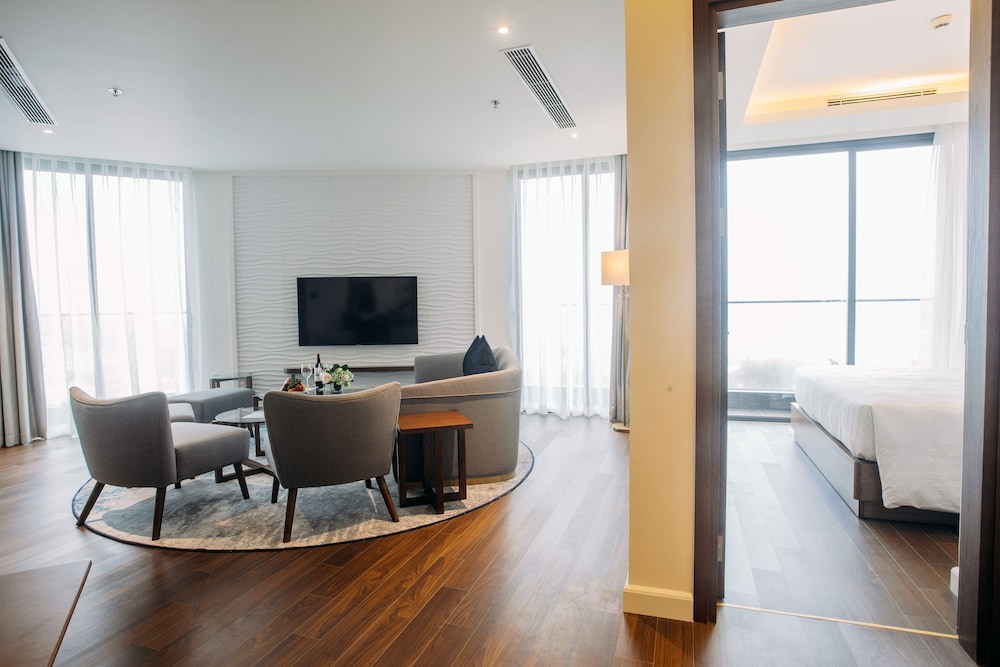 Grand Suite, Ocean View - Photo 4