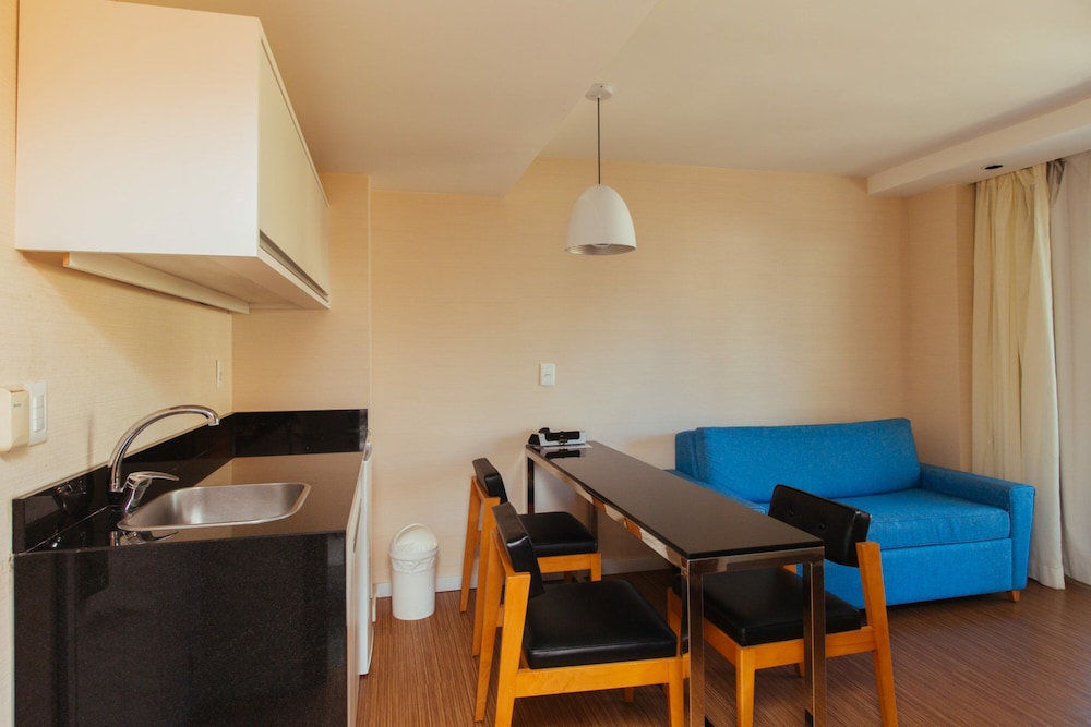 Premium Suite - Photo 17