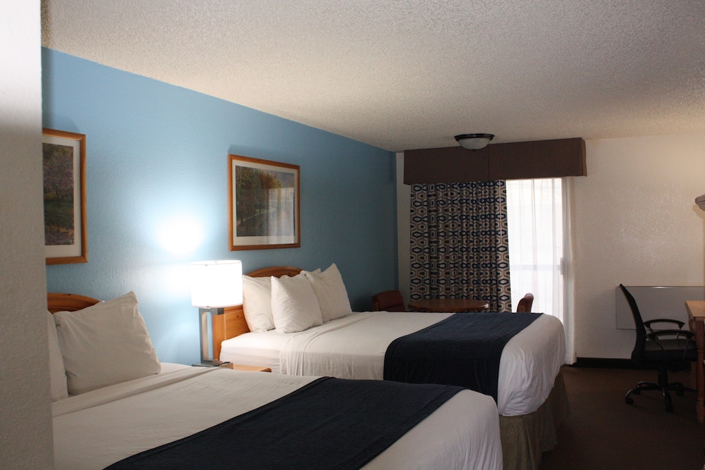 Room, 2 Queen Beds, Non Smoking (River View) - Photo 3