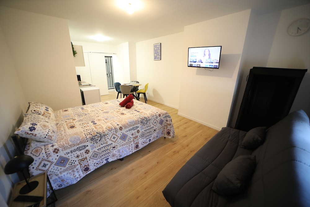 Family Apartment, Garden View photo 1