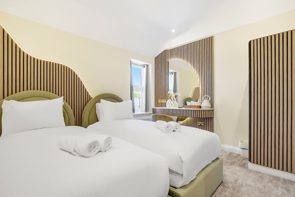 Luxury Twin Room