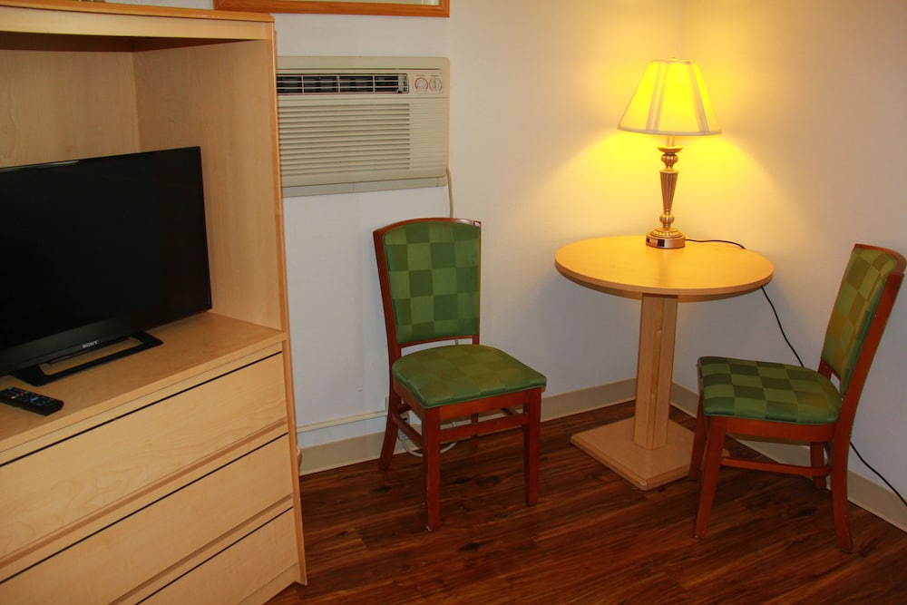 Standard Suite, 2 Bedrooms - Photo 2