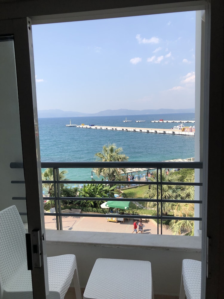 Standard Double Or Twin Room photo 3