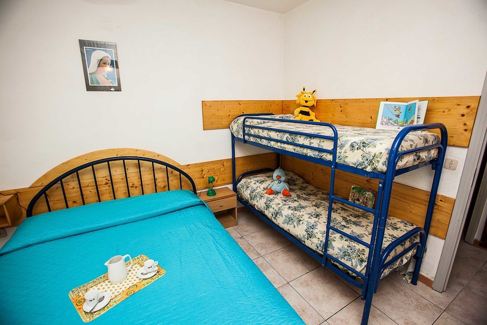 Apartment, 2 Bedrooms, Patio, Garden View