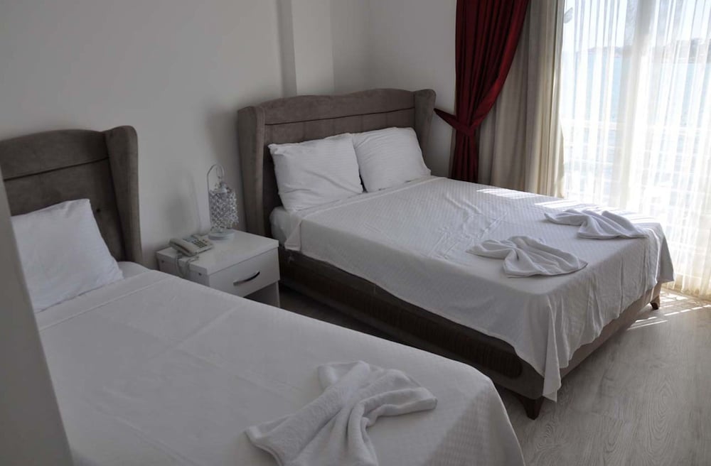 Standard Triple Room, Smoking, Sea View photo 2