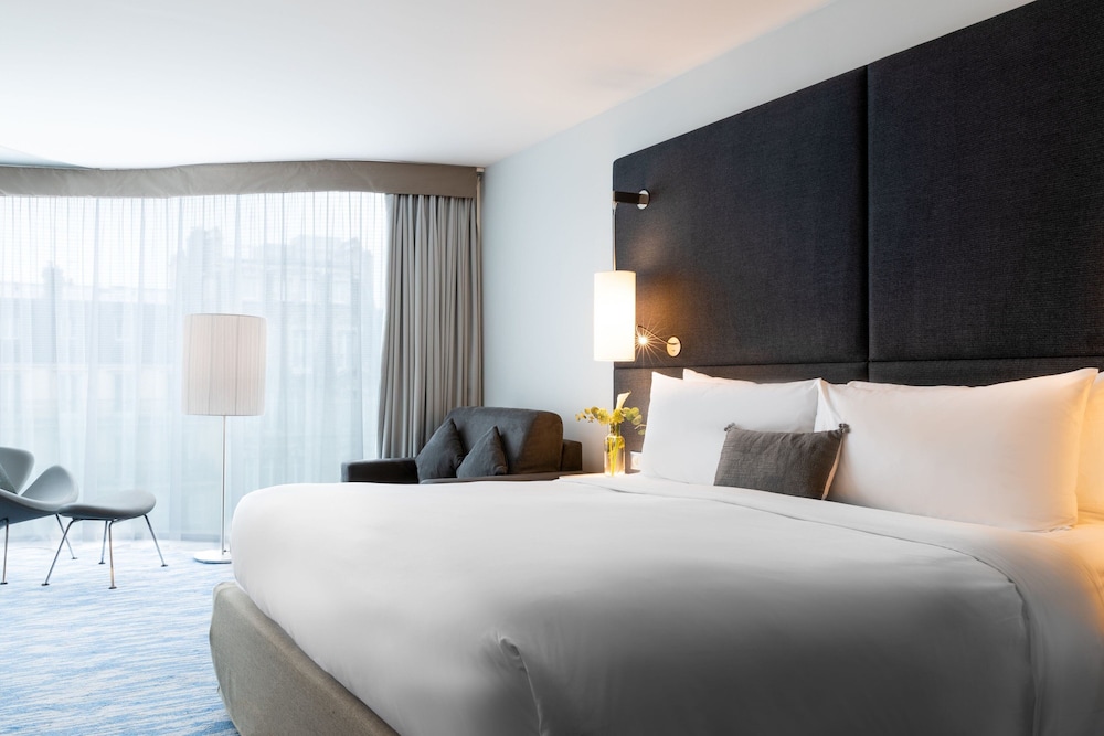 Room, 1 King Bed, City View