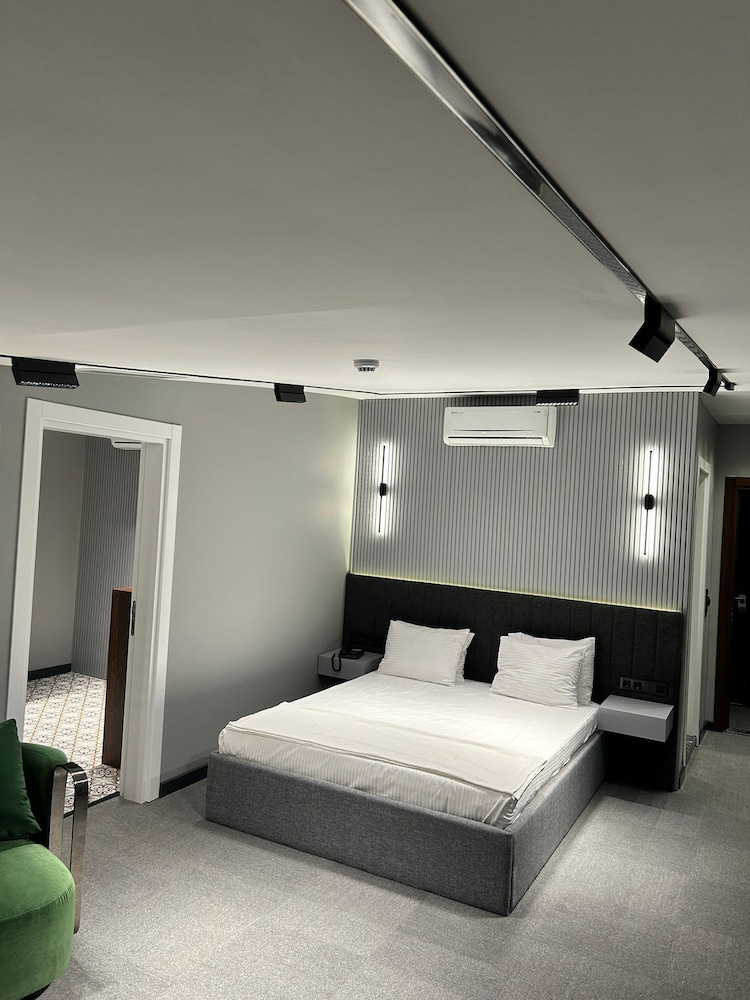 Deluxe Penthouse photo 2