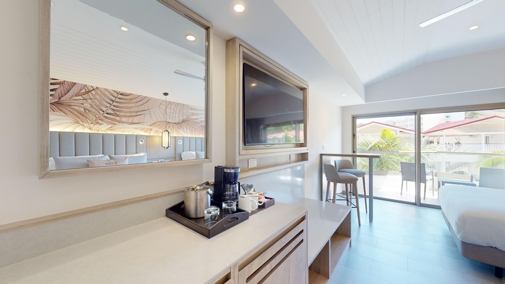 Luxury Garden View Room