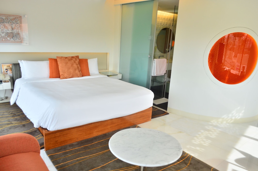 Courtyard Room - Photo 2