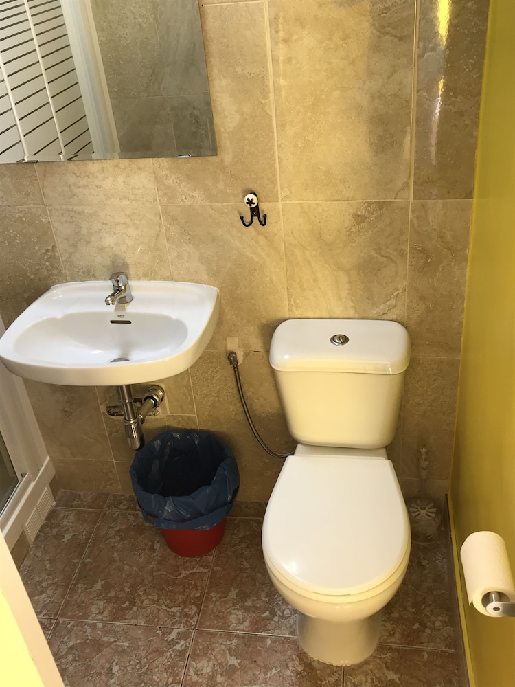 Quadruple Room, Shared Bathroom photo 2